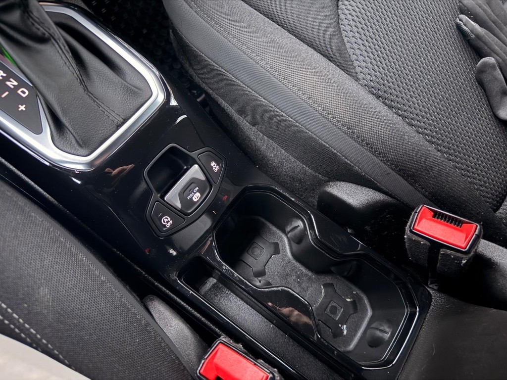 Jeep Renegade Vehicle Full-screen Gallery Image 15