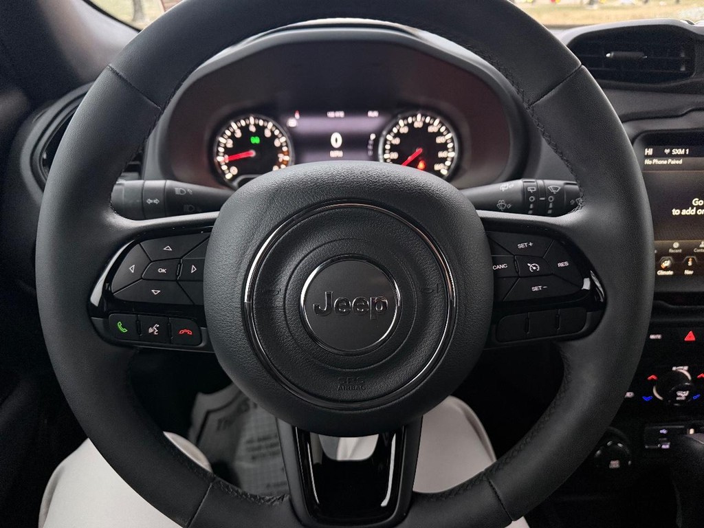 Jeep Renegade Vehicle Full-screen Gallery Image 20