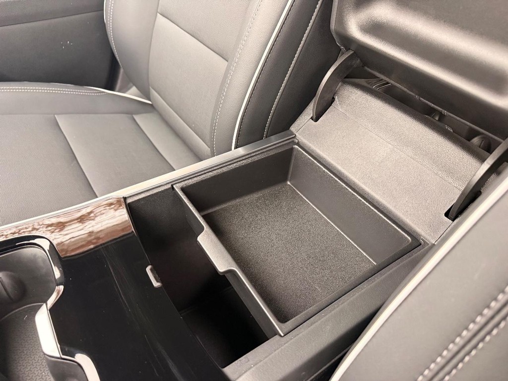 Buick Enclave Vehicle Full-screen Gallery Image 12