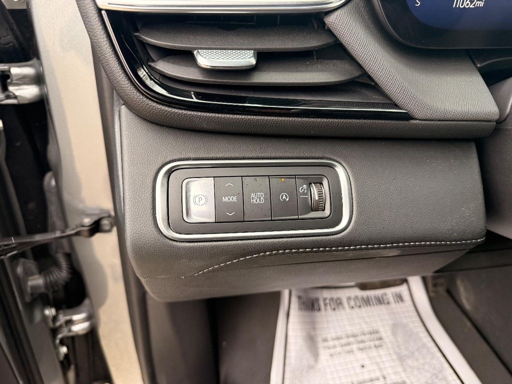 Buick Enclave Vehicle Full-screen Gallery Image 16