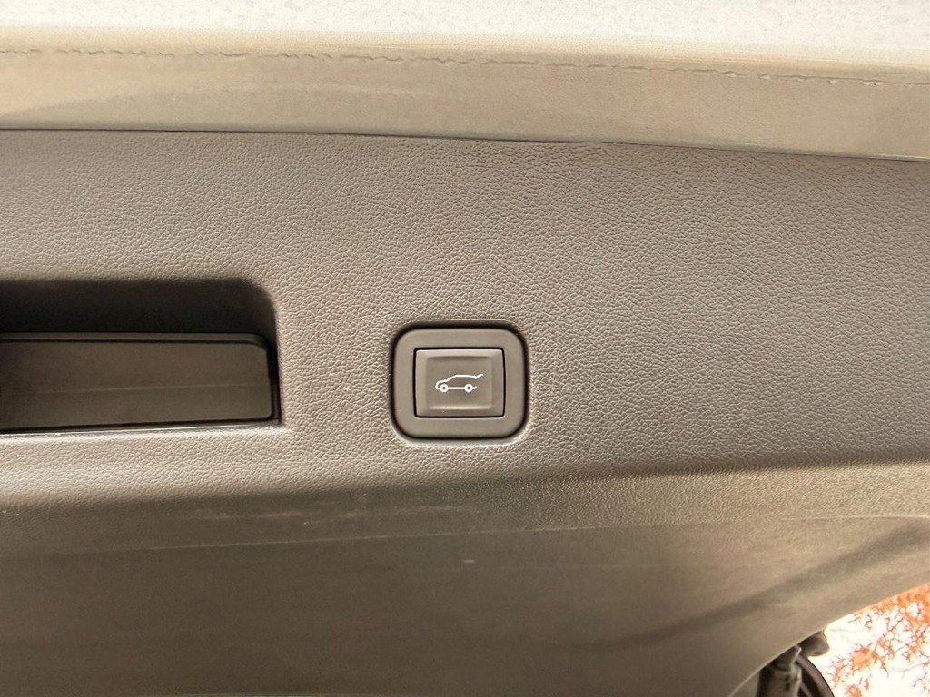 Buick Enclave Vehicle Full-screen Gallery Image 27