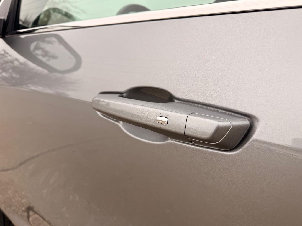 Buick Enclave Vehicle Full-screen Gallery Image 30