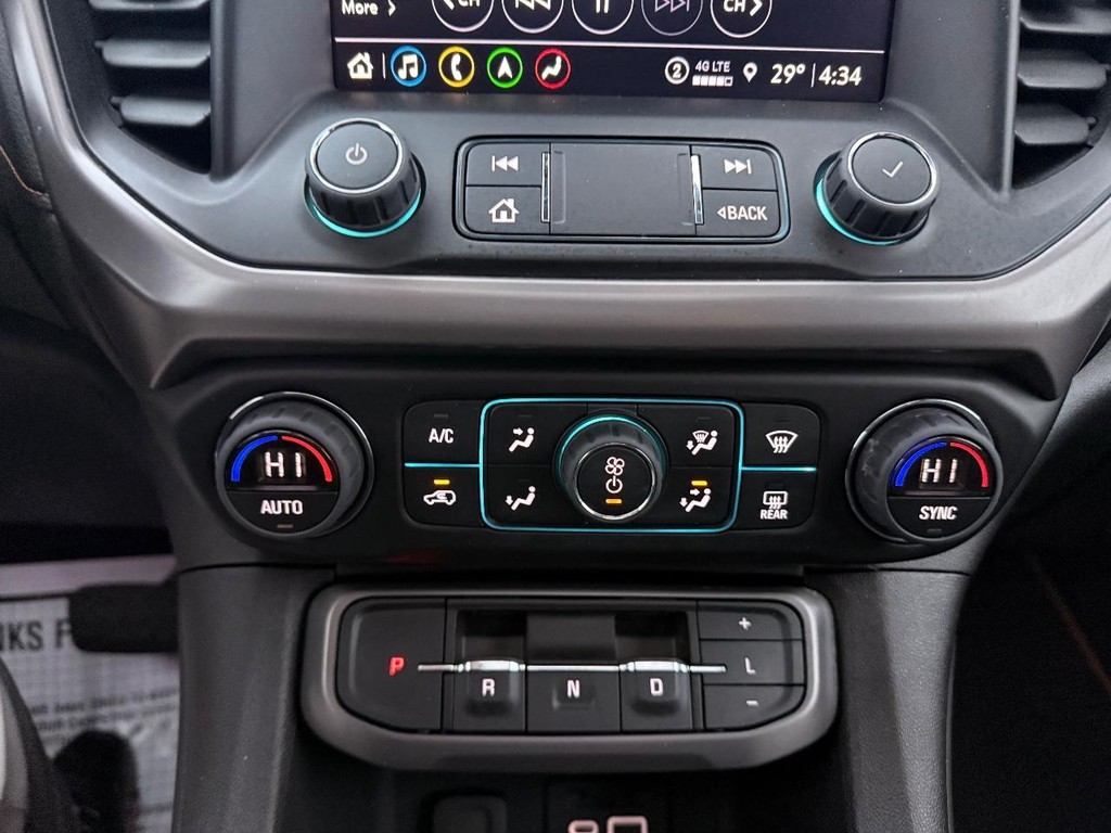 GMC Acadia Vehicle Full-screen Gallery Image 10