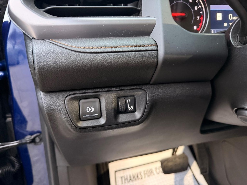 GMC Acadia Vehicle Full-screen Gallery Image 15