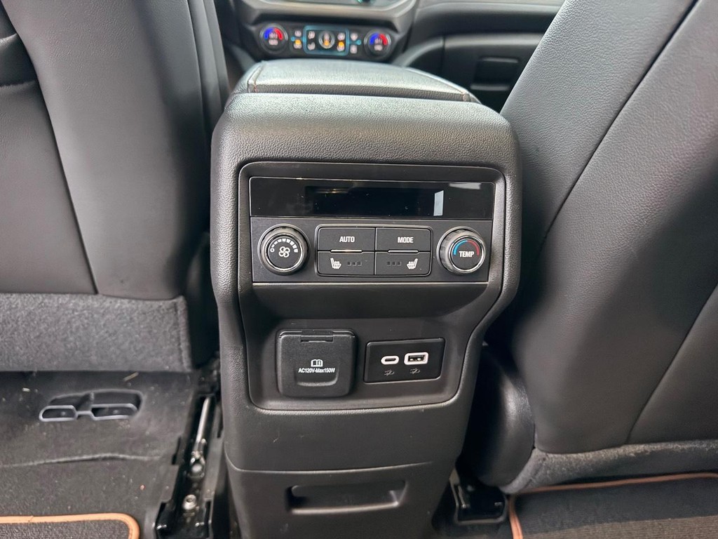 GMC Acadia Vehicle Full-screen Gallery Image 22