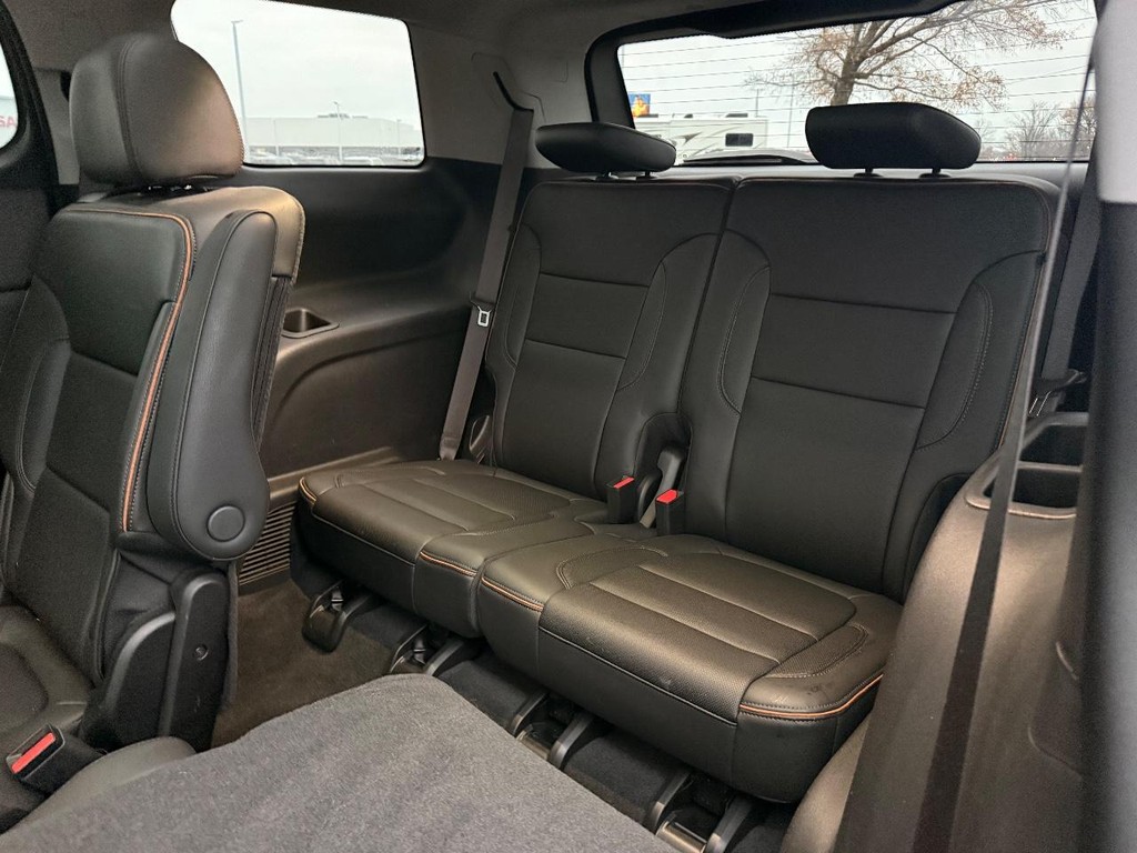 GMC Acadia Vehicle Full-screen Gallery Image 23