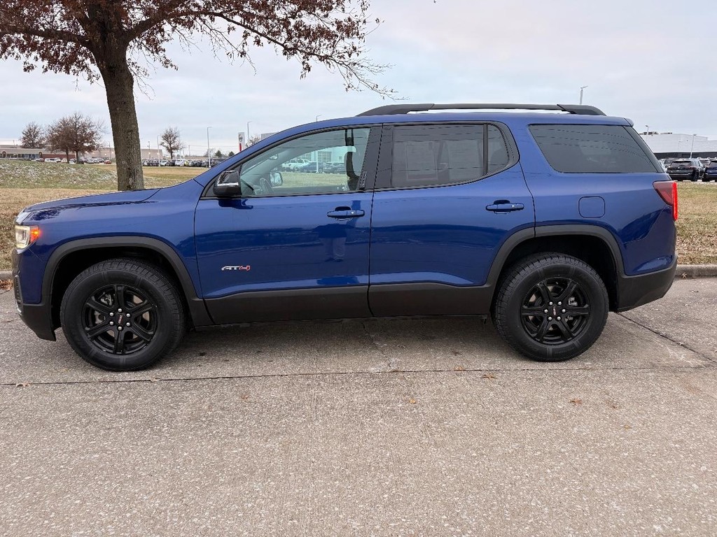 GMC Acadia Vehicle Full-screen Gallery Image 33