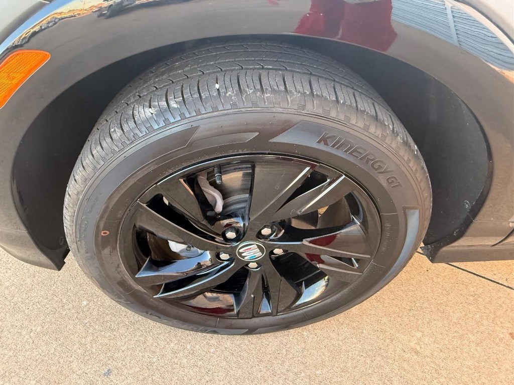 Buick Encore GX Vehicle Full-screen Gallery Image 11