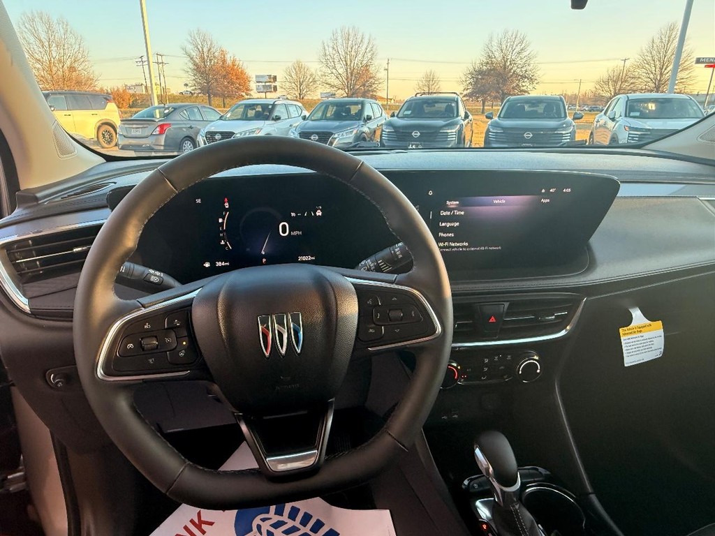 Buick Encore GX Vehicle Full-screen Gallery Image 16