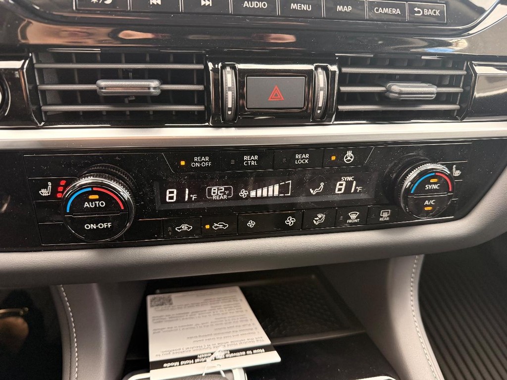 Nissan Pathfinder Vehicle Full-screen Gallery Image 15