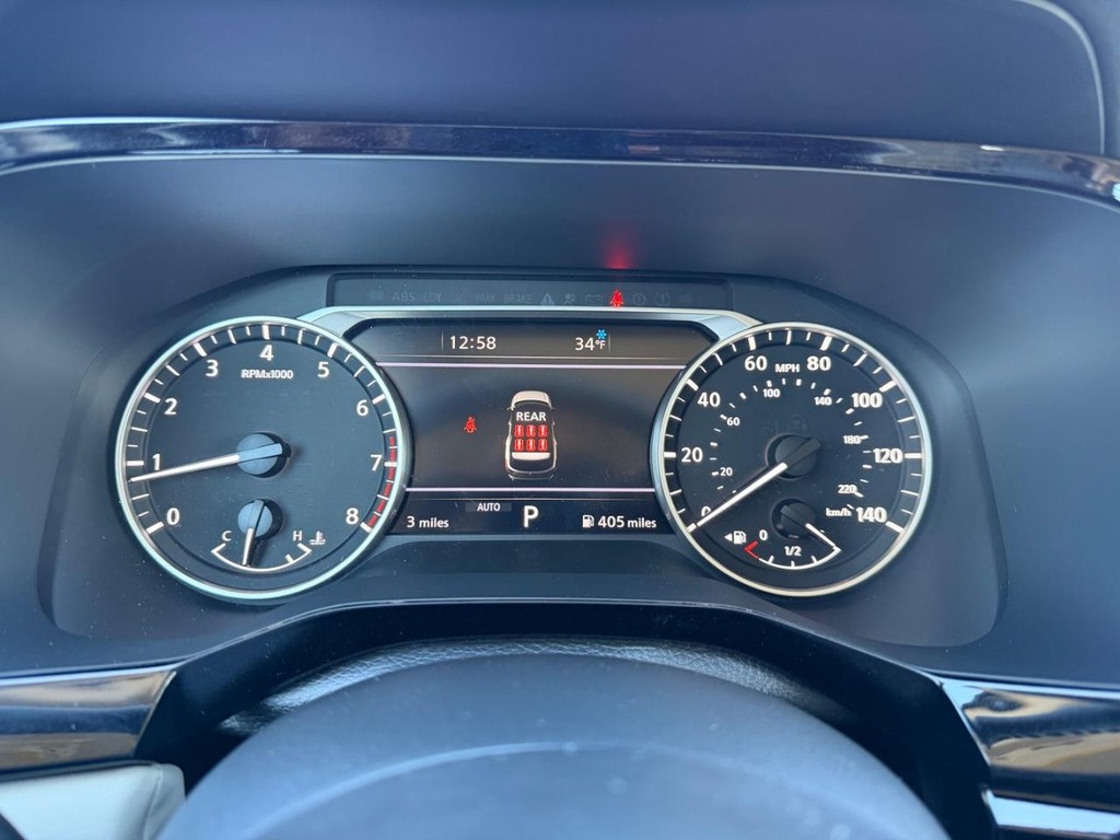 Nissan Pathfinder Vehicle Full-screen Gallery Image 11