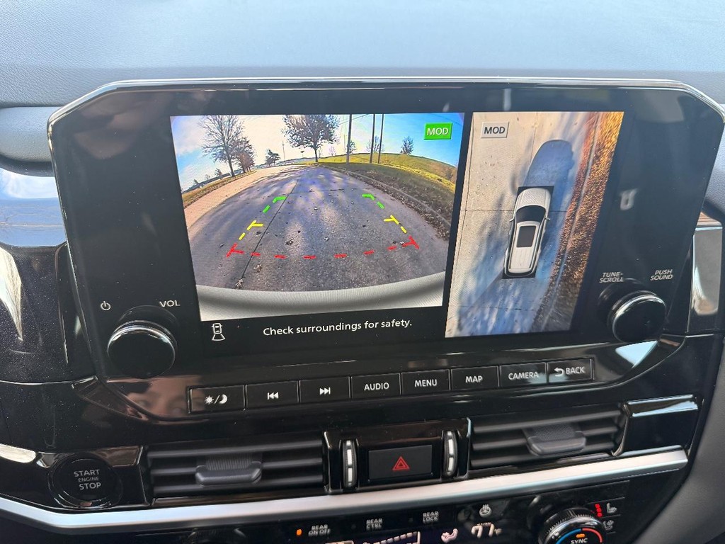 Nissan Pathfinder Vehicle Full-screen Gallery Image 06