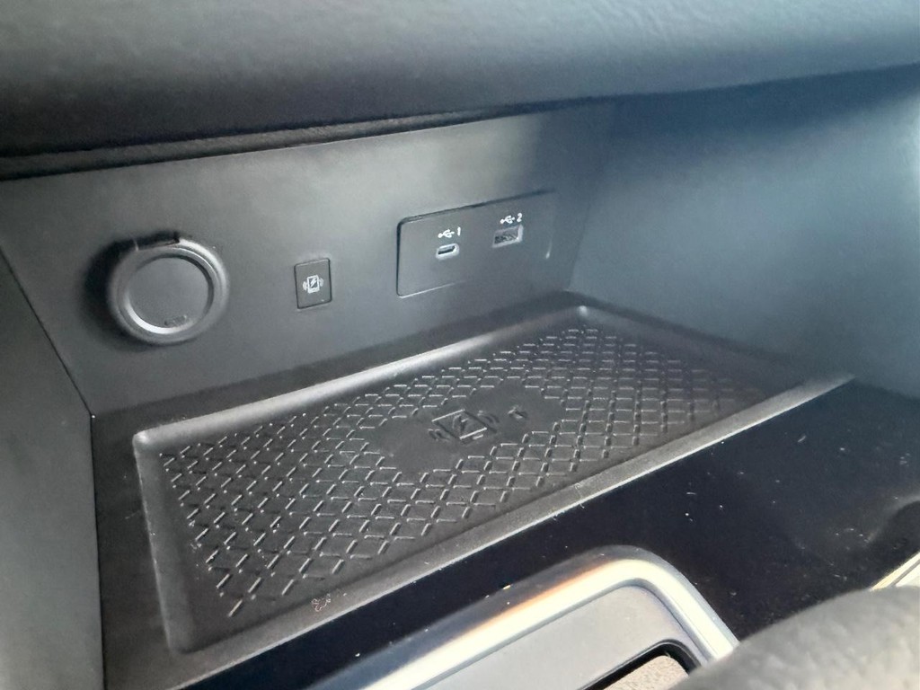 Nissan Pathfinder Vehicle Full-screen Gallery Image 10