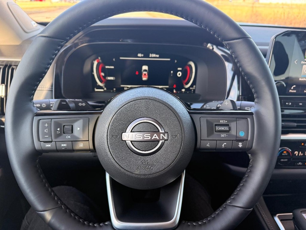 Nissan Pathfinder Vehicle Full-screen Gallery Image 14