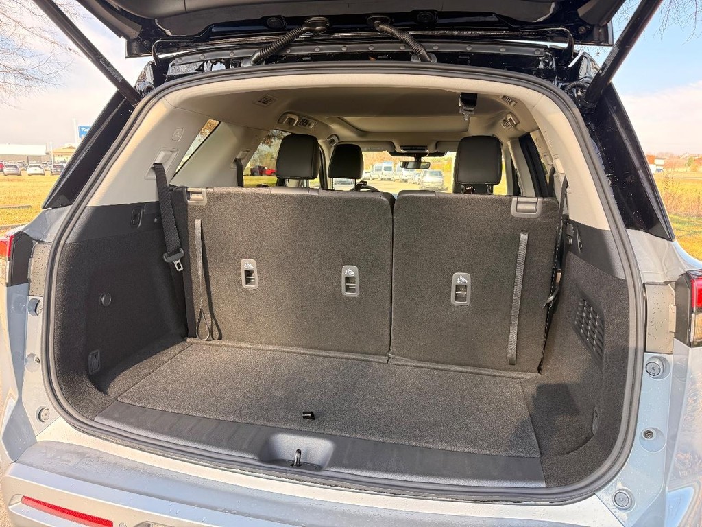 Nissan Pathfinder Vehicle Full-screen Gallery Image 28