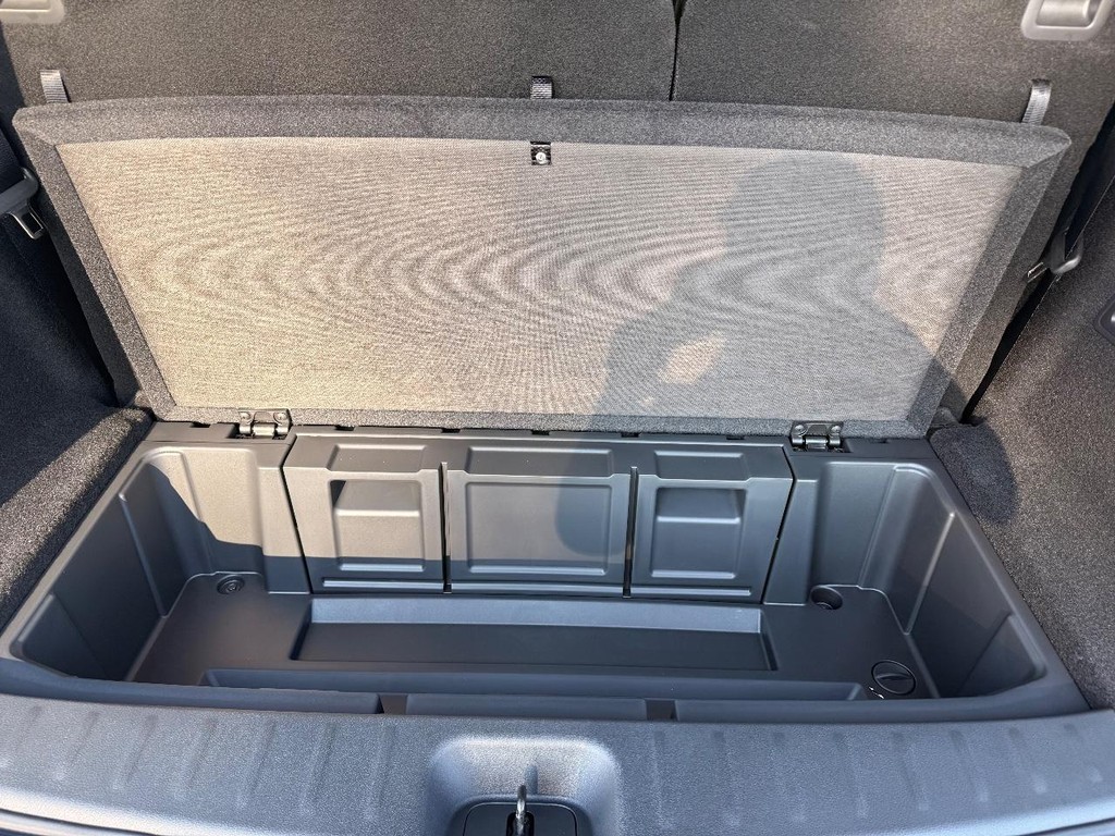 Nissan Pathfinder Vehicle Full-screen Gallery Image 29