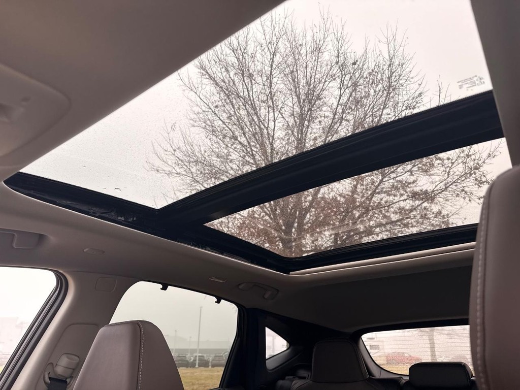 Nissan Murano Vehicle Full-screen Gallery Image 03