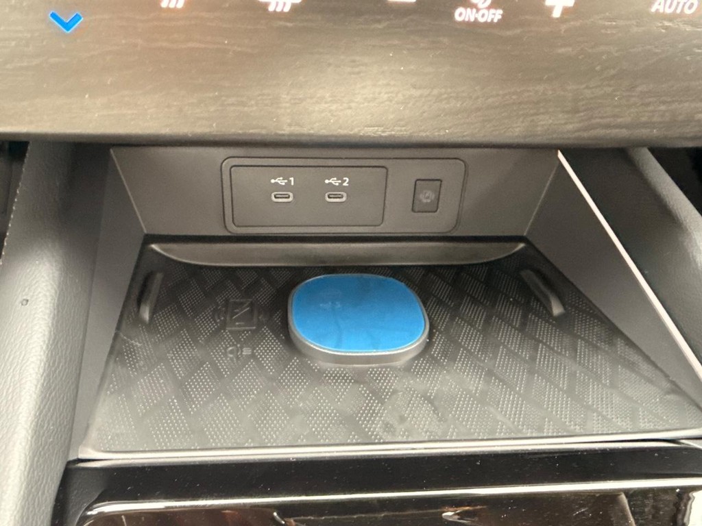 Nissan Murano Vehicle Full-screen Gallery Image 05