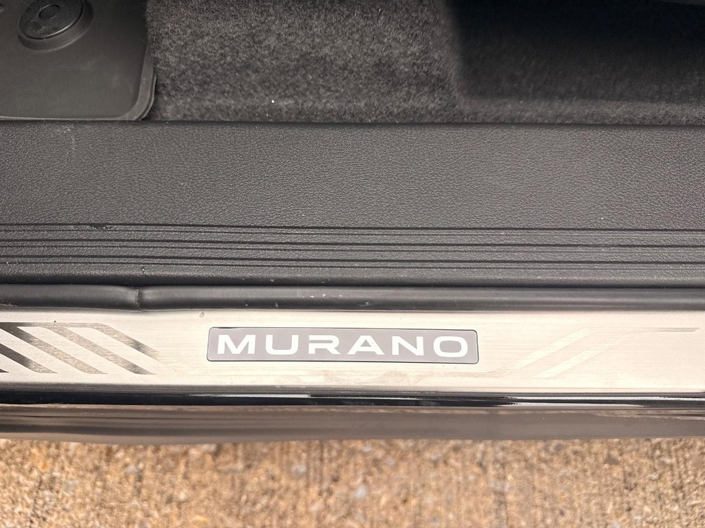 Nissan Murano Vehicle Full-screen Gallery Image 08