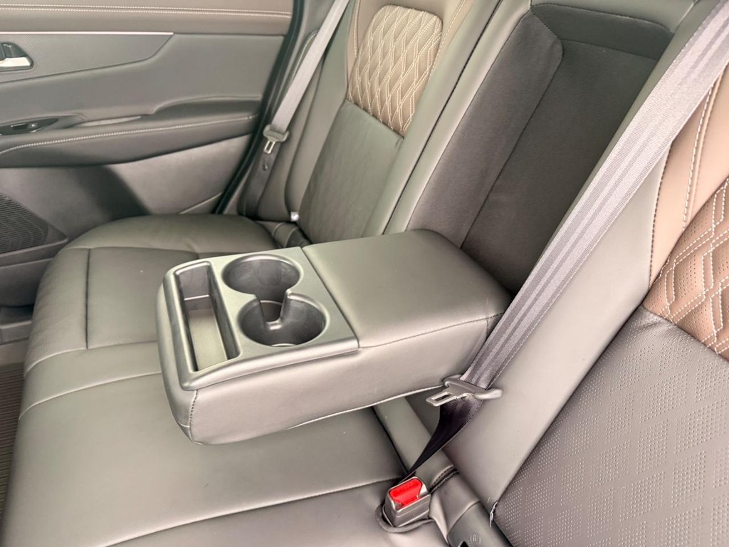 Nissan Murano Vehicle Full-screen Gallery Image 10