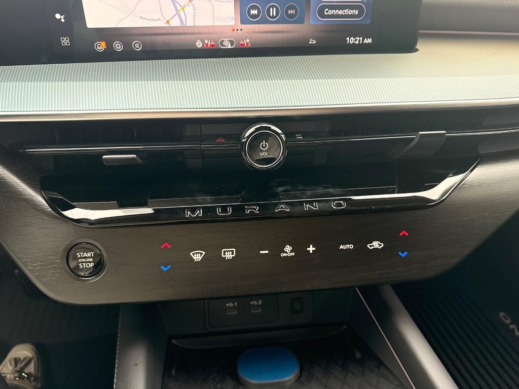 Nissan Murano Vehicle Full-screen Gallery Image 17