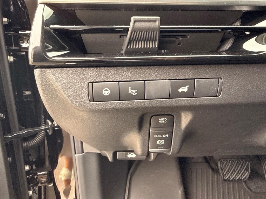 Nissan Murano Vehicle Full-screen Gallery Image 23