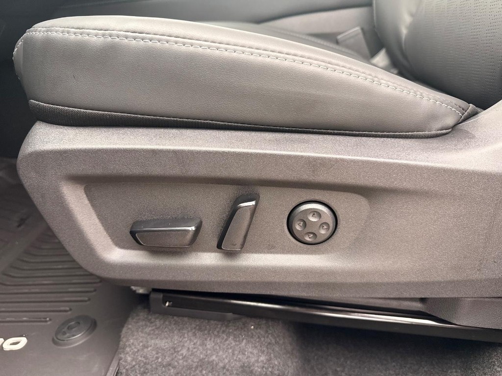 Nissan Murano Vehicle Full-screen Gallery Image 25