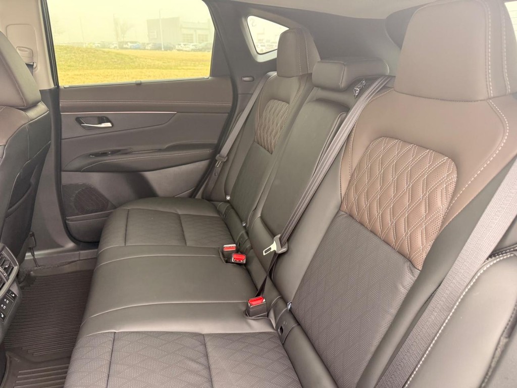 Nissan Murano Vehicle Full-screen Gallery Image 27