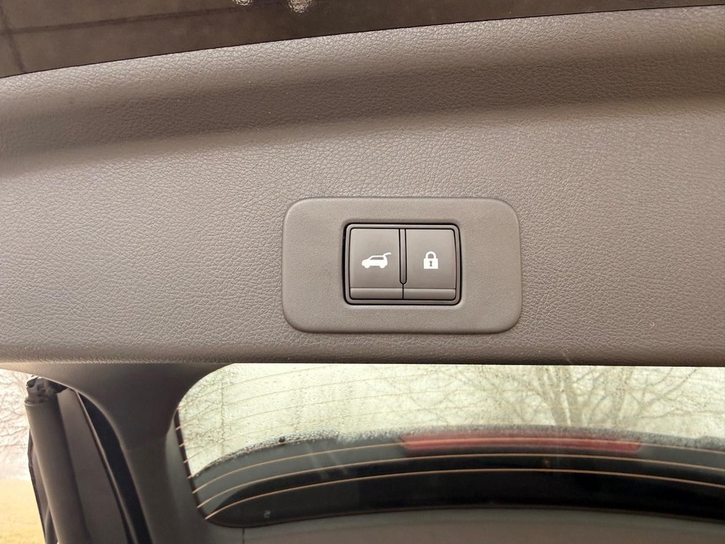 Nissan Murano Vehicle Full-screen Gallery Image 28