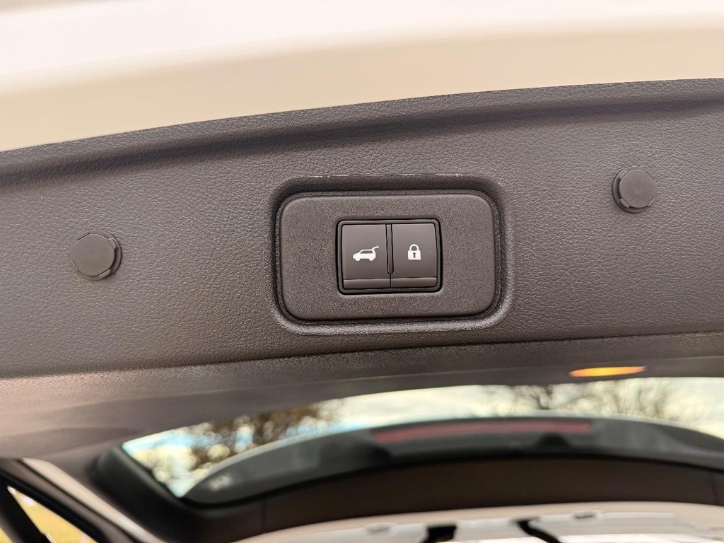 Nissan Pathfinder Vehicle Full-screen Gallery Image 27