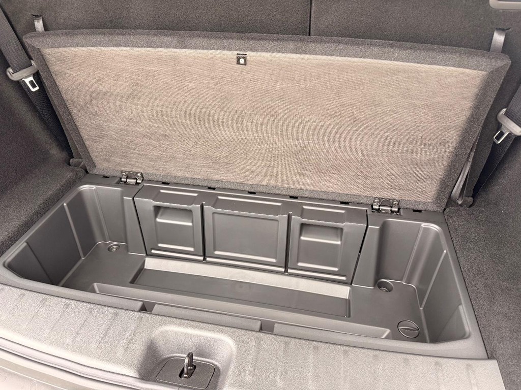 Nissan Pathfinder Vehicle Full-screen Gallery Image 28