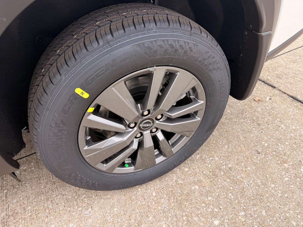 Nissan Pathfinder Vehicle Full-screen Gallery Image 31