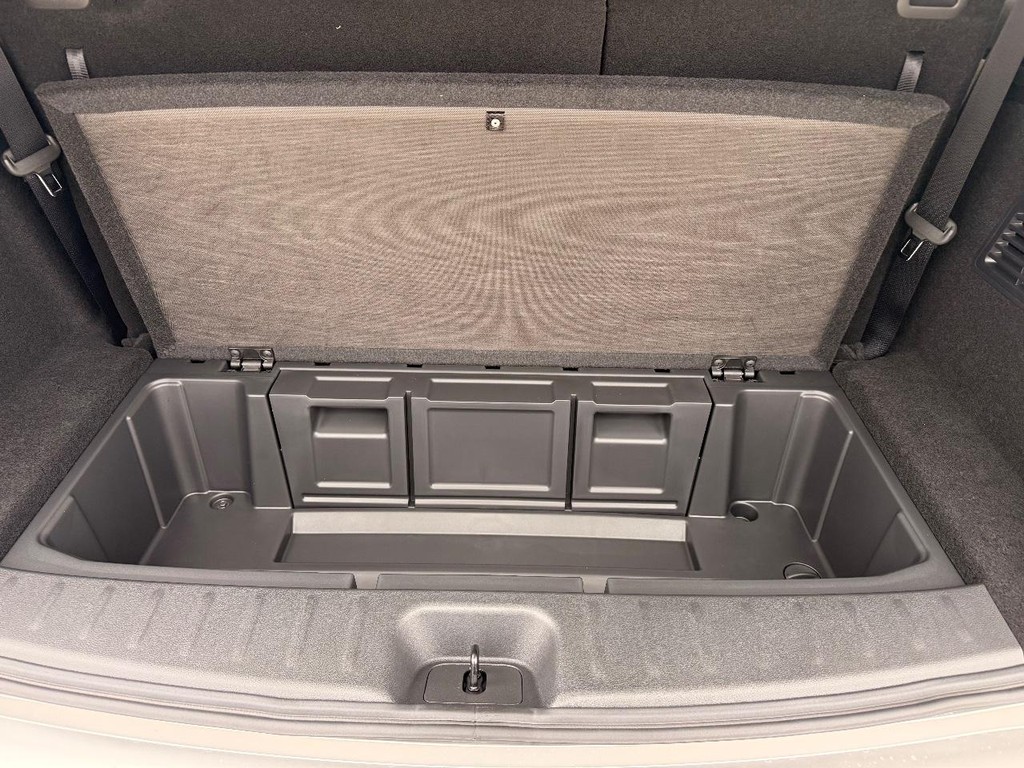 Nissan Pathfinder Vehicle Full-screen Gallery Image 28