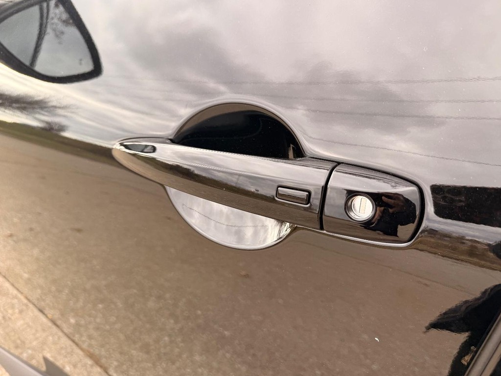 Nissan Pathfinder Vehicle Full-screen Gallery Image 34