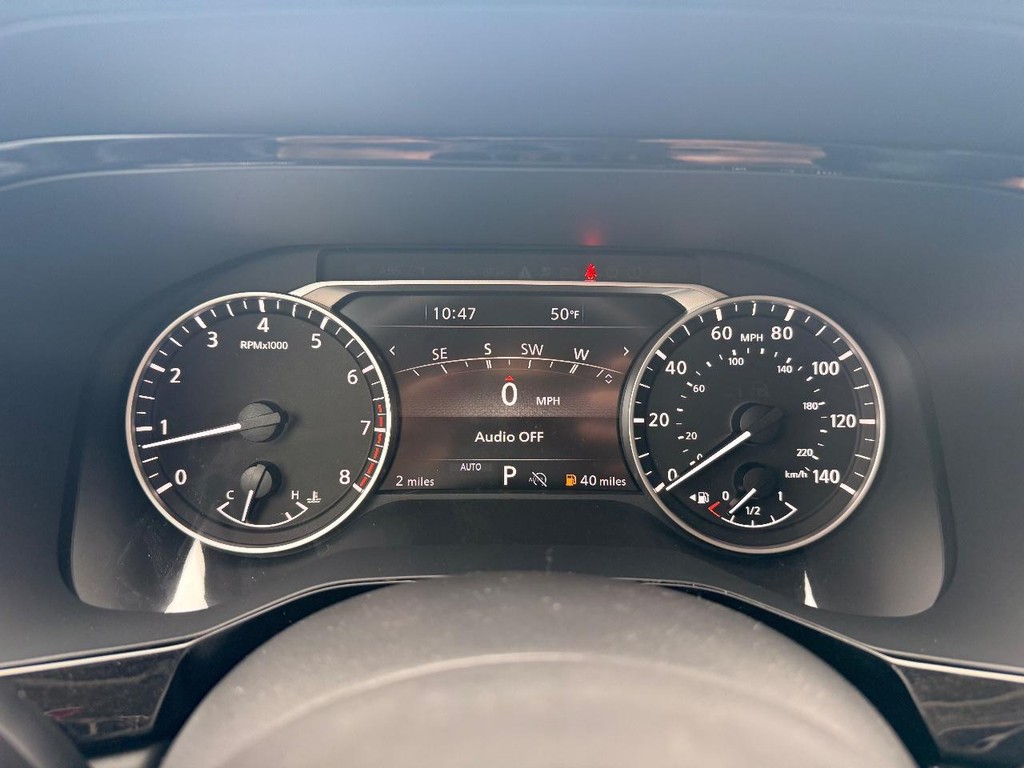 Nissan Pathfinder Vehicle Full-screen Gallery Image 13