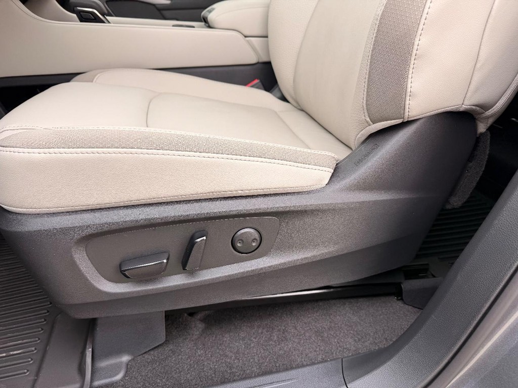 Nissan Pathfinder Vehicle Full-screen Gallery Image 20