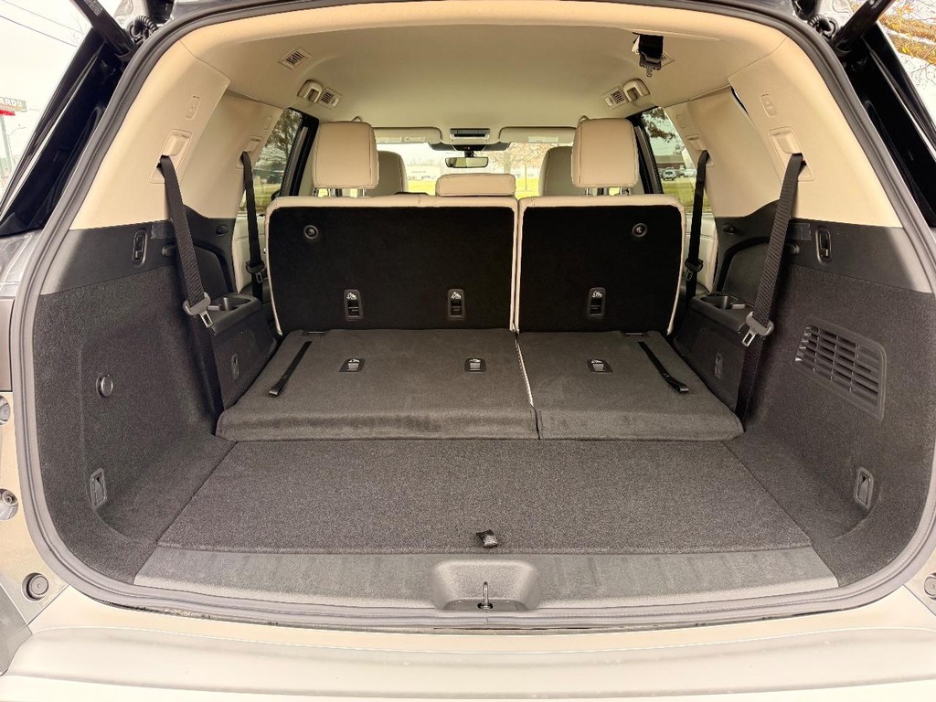 Nissan Pathfinder Vehicle Full-screen Gallery Image 34