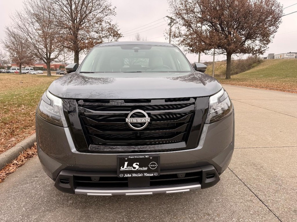 Nissan Pathfinder Vehicle Full-screen Gallery Image 36