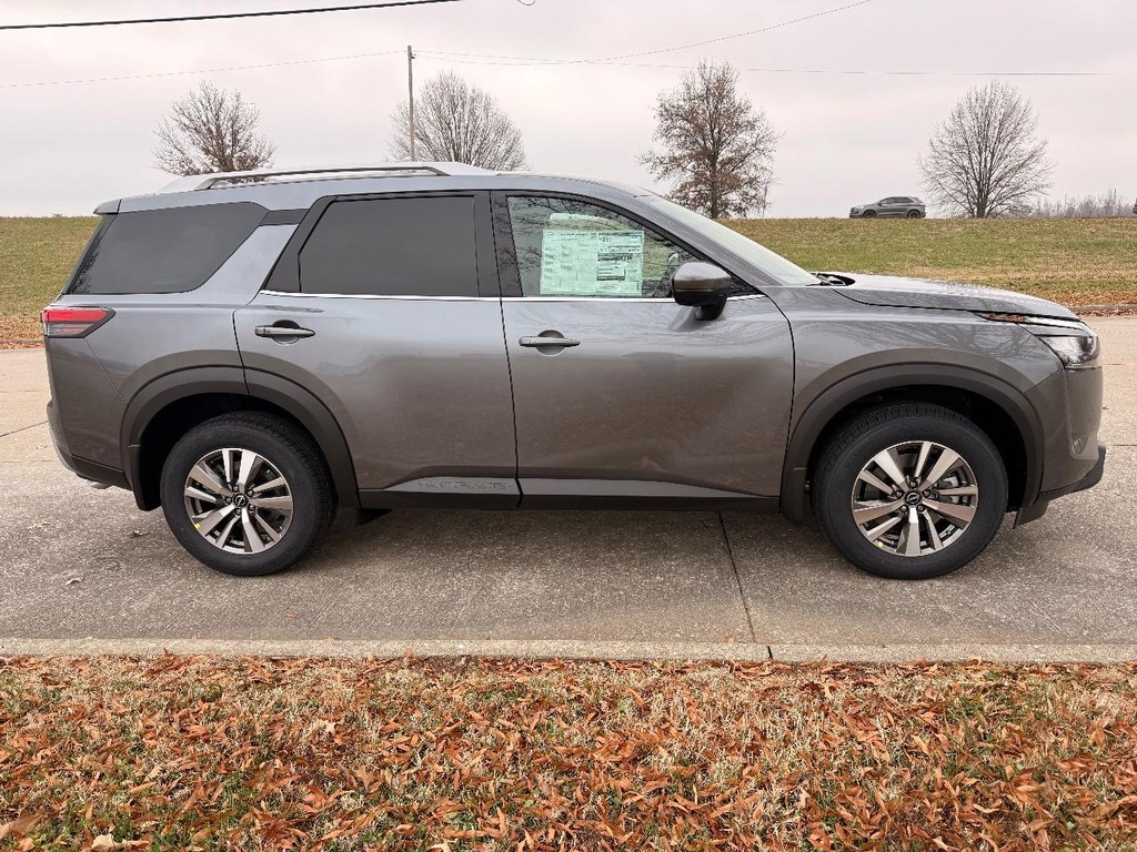 Nissan Pathfinder Vehicle Full-screen Gallery Image 38