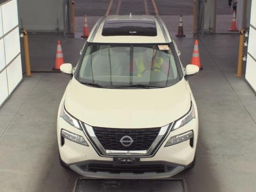 Nissan Rogue Vehicle Full-screen Gallery Image 04