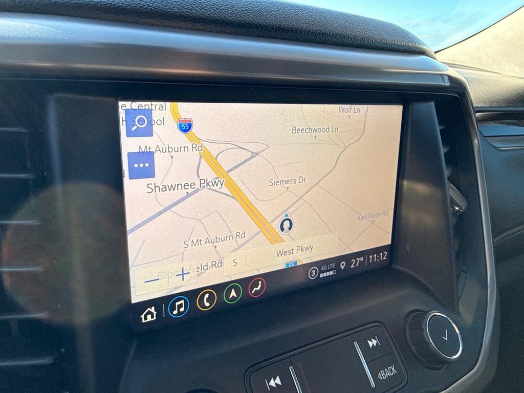 GMC Acadia Vehicle Full-screen Gallery Image 04