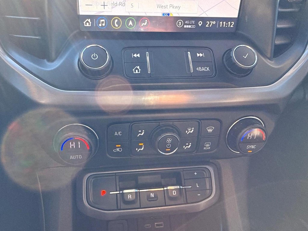 GMC Acadia Vehicle Full-screen Gallery Image 13