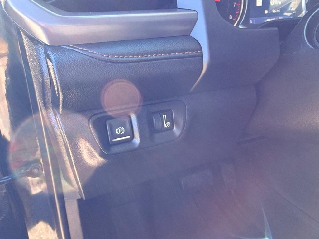 GMC Acadia Vehicle Full-screen Gallery Image 17