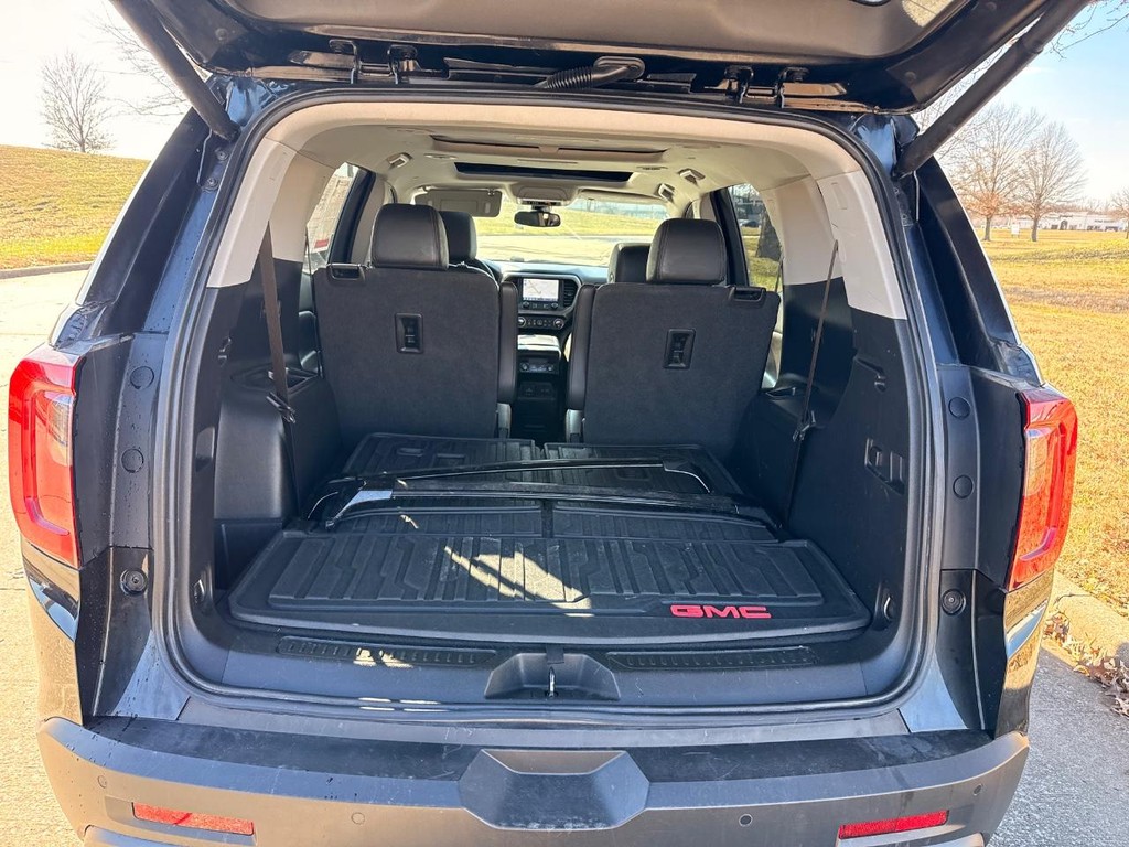 GMC Acadia Vehicle Full-screen Gallery Image 21