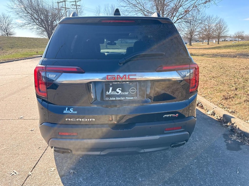 GMC Acadia Vehicle Full-screen Gallery Image 22