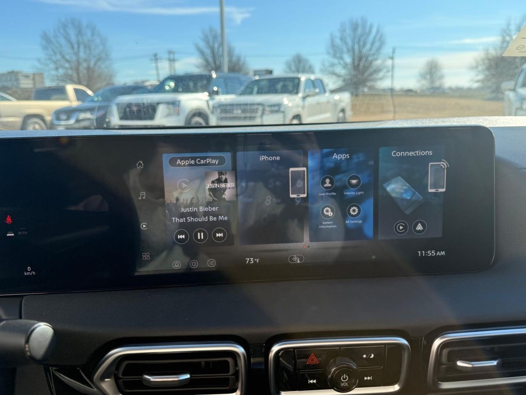 Nissan Sentra Vehicle Full-screen Gallery Image 30