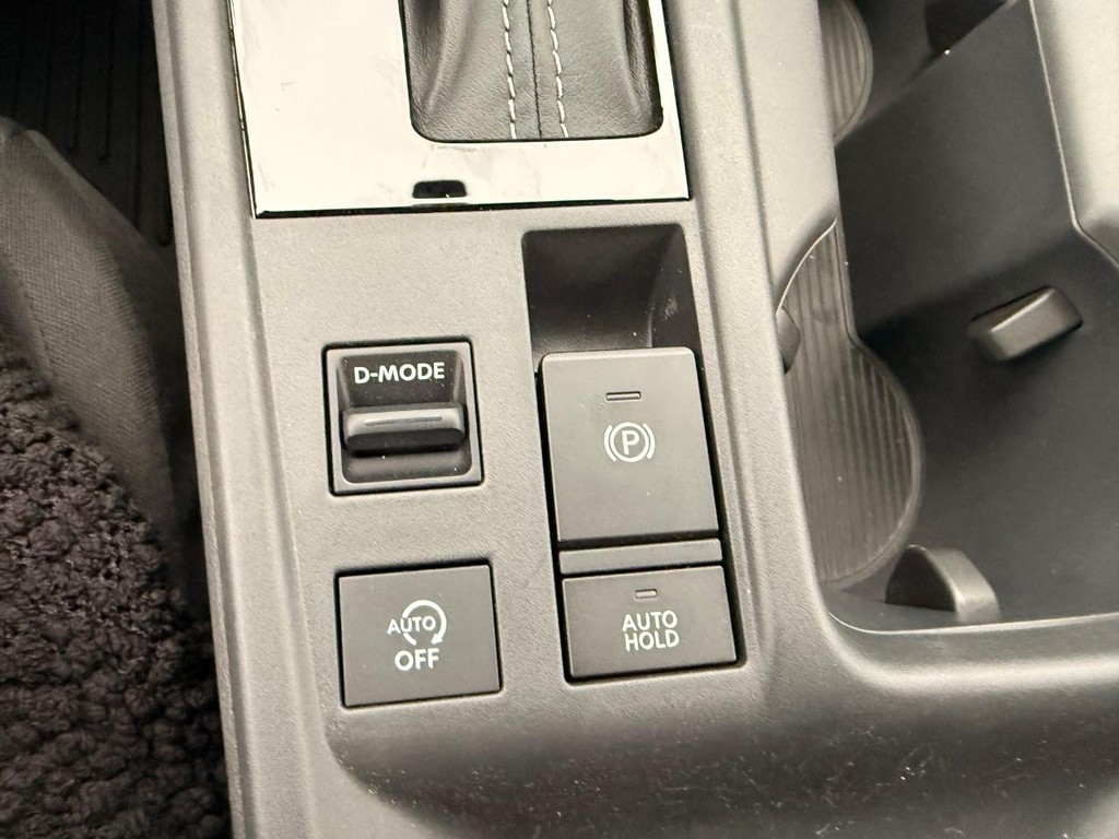 Nissan Sentra Vehicle Full-screen Gallery Image 10