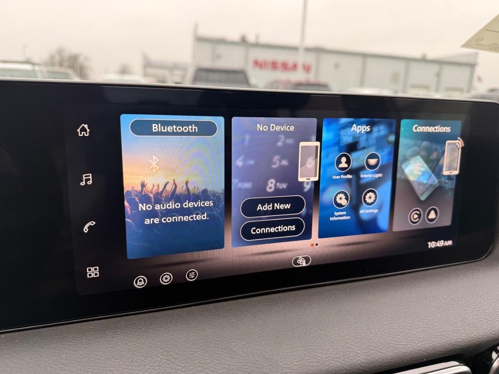 Nissan Sentra Vehicle Full-screen Gallery Image 10