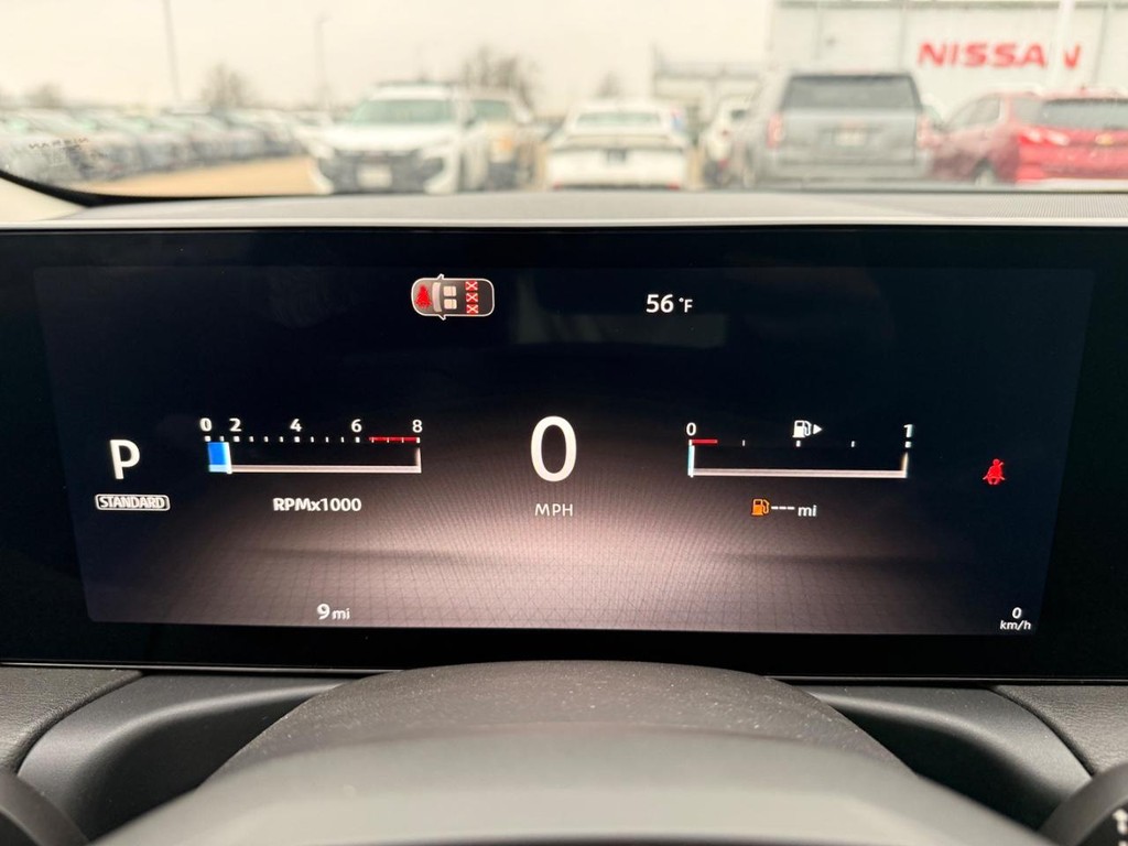 Nissan Sentra Vehicle Full-screen Gallery Image 14