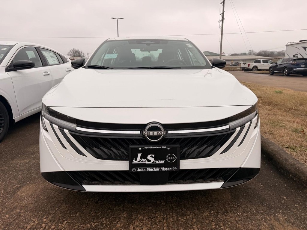 Nissan Sentra Vehicle Full-screen Gallery Image 24